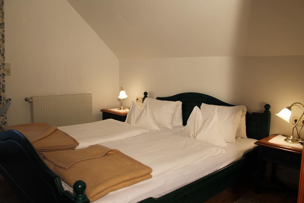 Haralds Ferienwohnungen Bad Kleinkirchheim Ruang foto