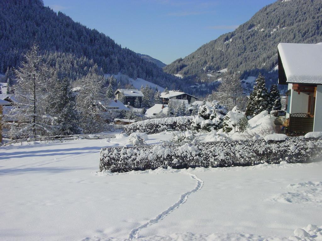 Haralds Ferienwohnungen Bad Kleinkirchheim Ruang foto