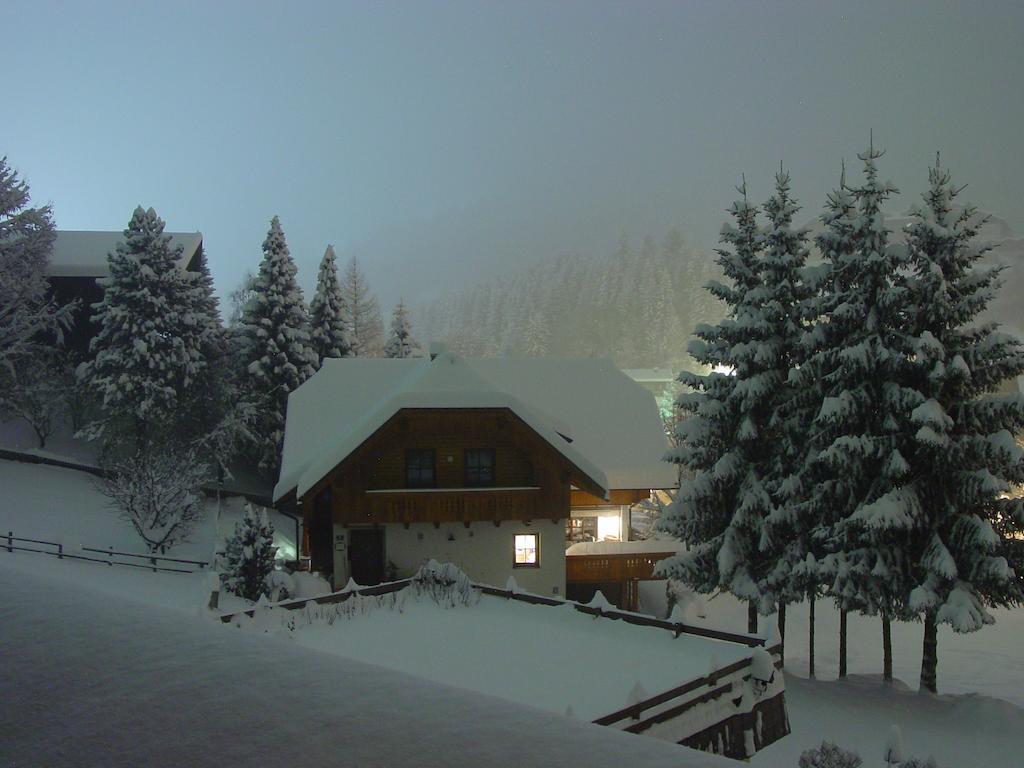 Haralds Ferienwohnungen Bad Kleinkirchheim Ruang foto