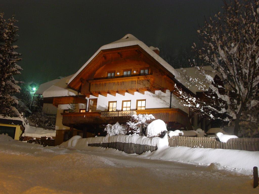 Haralds Ferienwohnungen Bad Kleinkirchheim Ruang foto